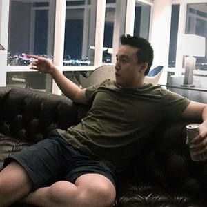 Meet your Posher, Yupeng